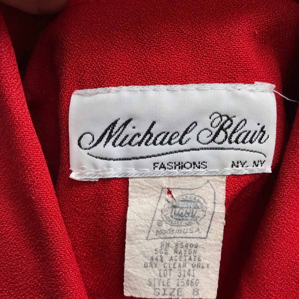 Red short sleeve jacket with shoulder pads